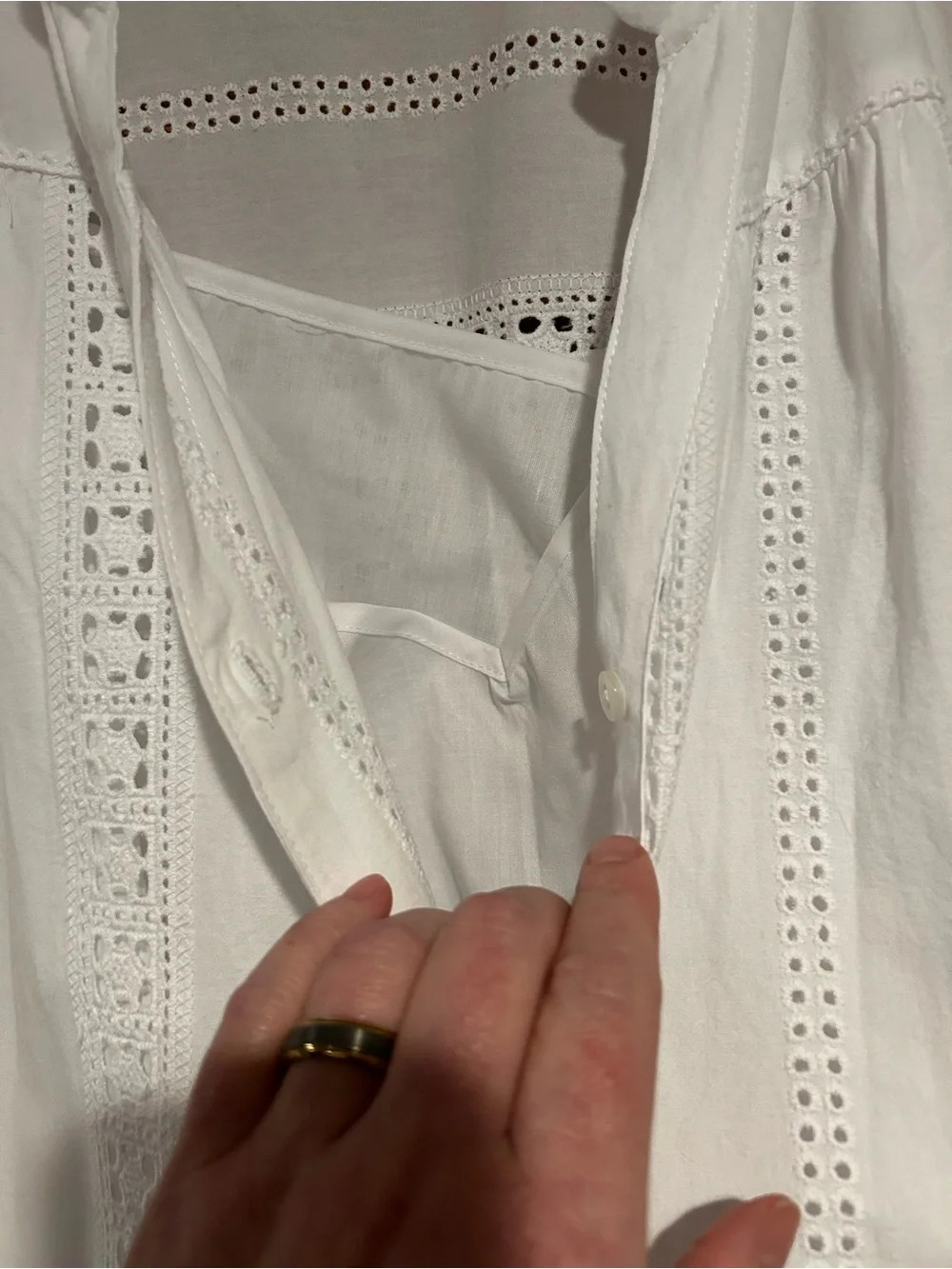 NWT Time and Tru White Eyelet Button-Up Peasant Blouse size Large - Picture 7 of 10